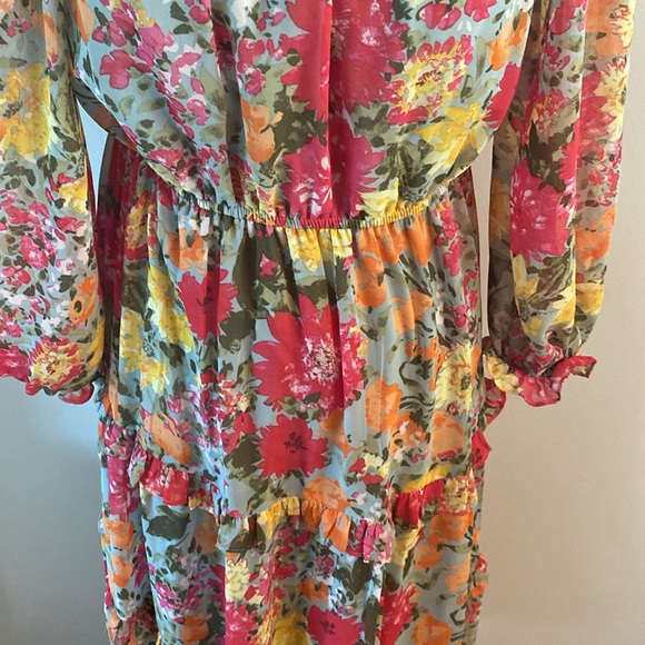 LC Lauren Conrad medium off shoulder floral dress - Picture 3 of 11